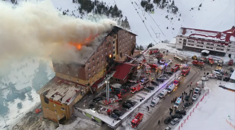 SON DAKİKA: Bolu Kartalkaya Kayak Merkezi'nde Otel yangını! 6 Ölü 31 Yaralı... 1